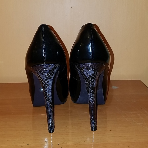 Shoes - Picture 3 of 4